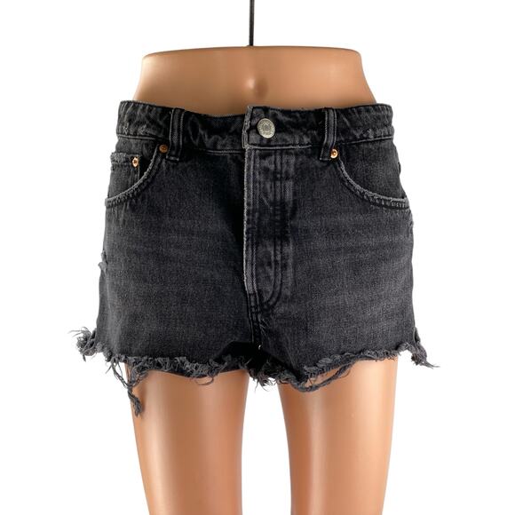 Zara Women's Black Mid Rise Frayed Raw Hem Cut Off Denim Jean Shorts Size 6 - Picture 1 of 4